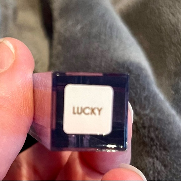 2 lipstick/glosses full sized. Manna Kadar and Passport to Beauty - Picture 3 of 5